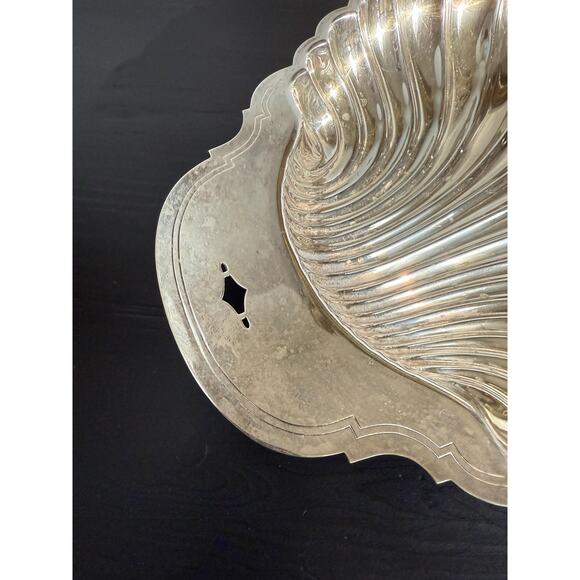 Vintage Large Silver Plated Scalloped Shell Tray - Picture 3 of 7